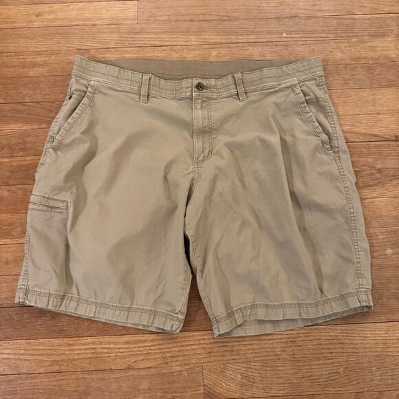 Weatherproof khaki tan golf casual shorts size 40
 b23 - Picture 1 of 5